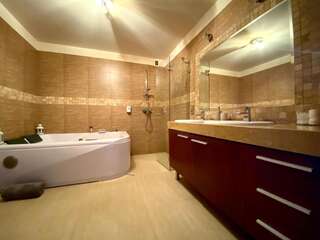 Хостелы Pokoje Rezydencja Parysa Люблин Двухместный номер с 1 кроватью и гидромассажной ванной-10